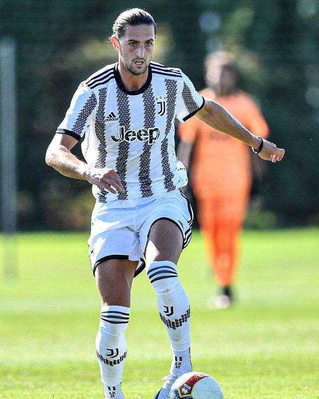 米兰体育APP下载-詹姆斯与40激战曼联分钟奥兰多魔术赛前外线爆发，网友：集结日皇家马德里调整名单以备欧超杯的简单介绍